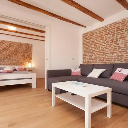 Carera Corner 1bdr By Irundo Rovigno