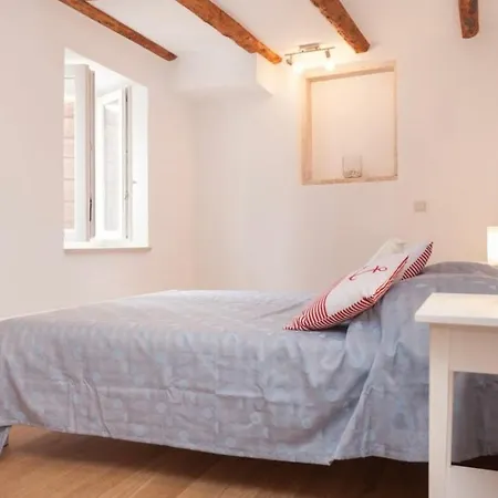 Carera Corner 1bdr By Irundo Appartamento *