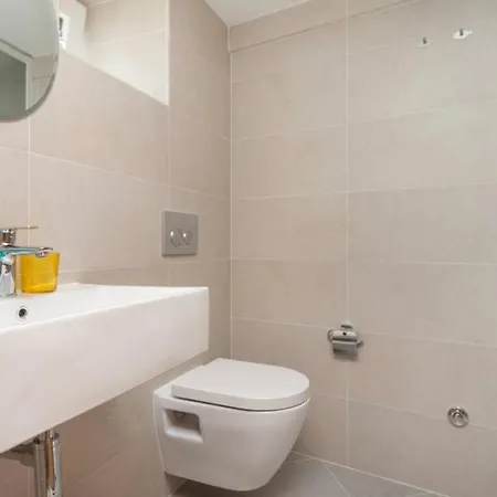 Carera Corner 1bdr By Irundo * Rovigno