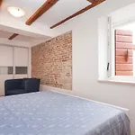 Carera Corner 1bdr By Irundo רוביני